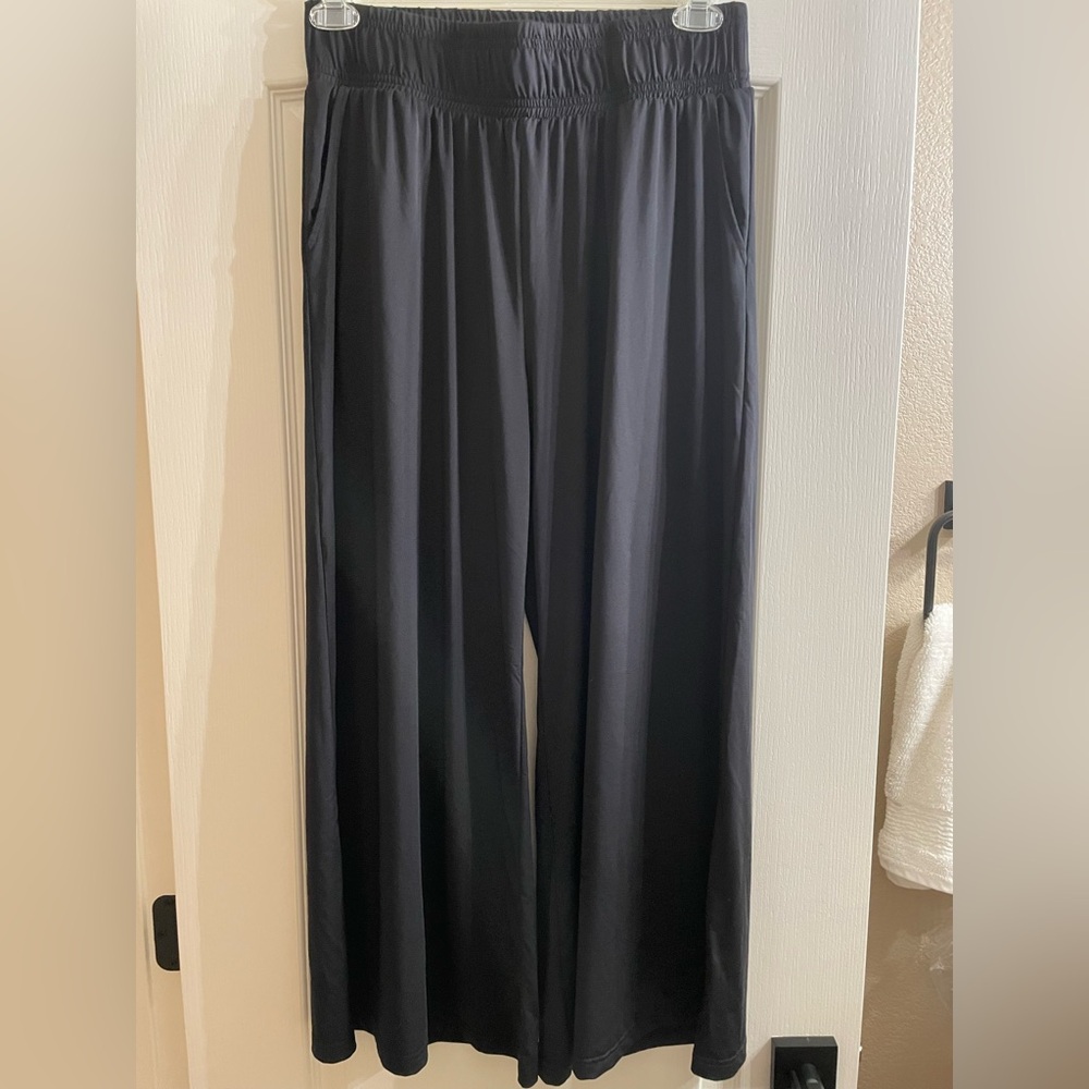 Fabletics Women's Black Wide Leg Pants Sz L $85 Pockets! EUC Elastic Waist